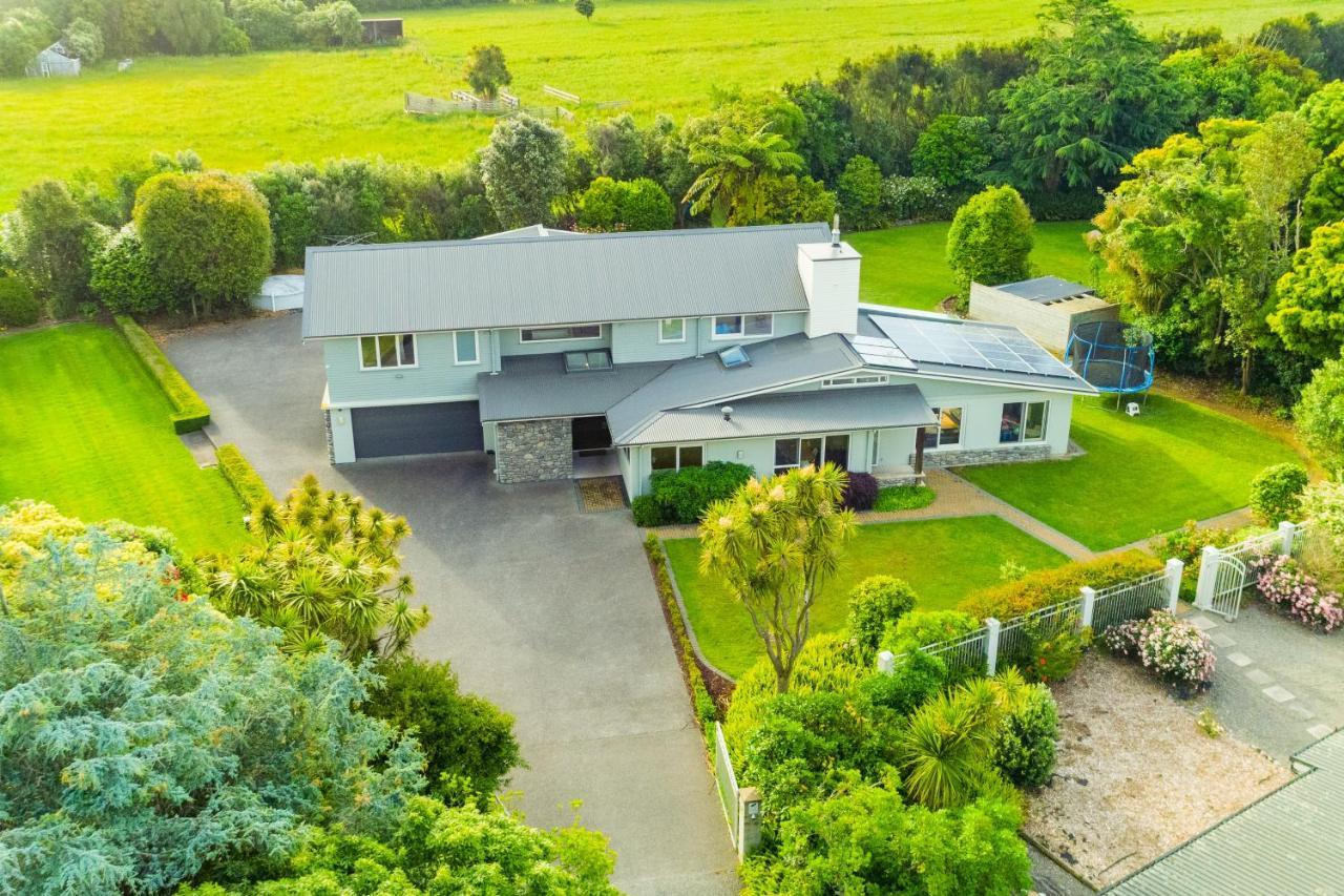 Anam Cara Gardens Luxury Villa Private Bedrooms And Ensuite Bathrooms Sleeps 9 Otaki 외부 사진