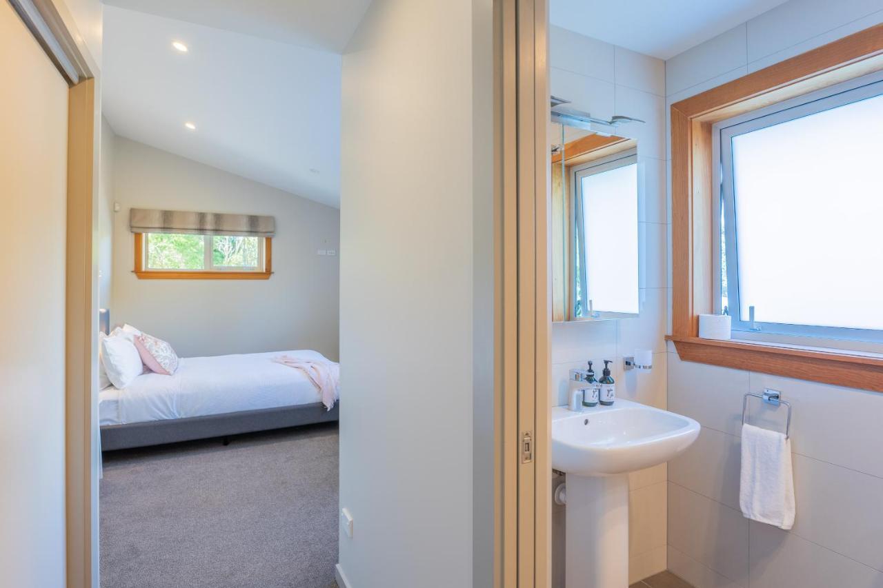 Anam Cara Gardens Luxury Villa Private Bedrooms And Ensuite Bathrooms Sleeps 9 Otaki 외부 사진