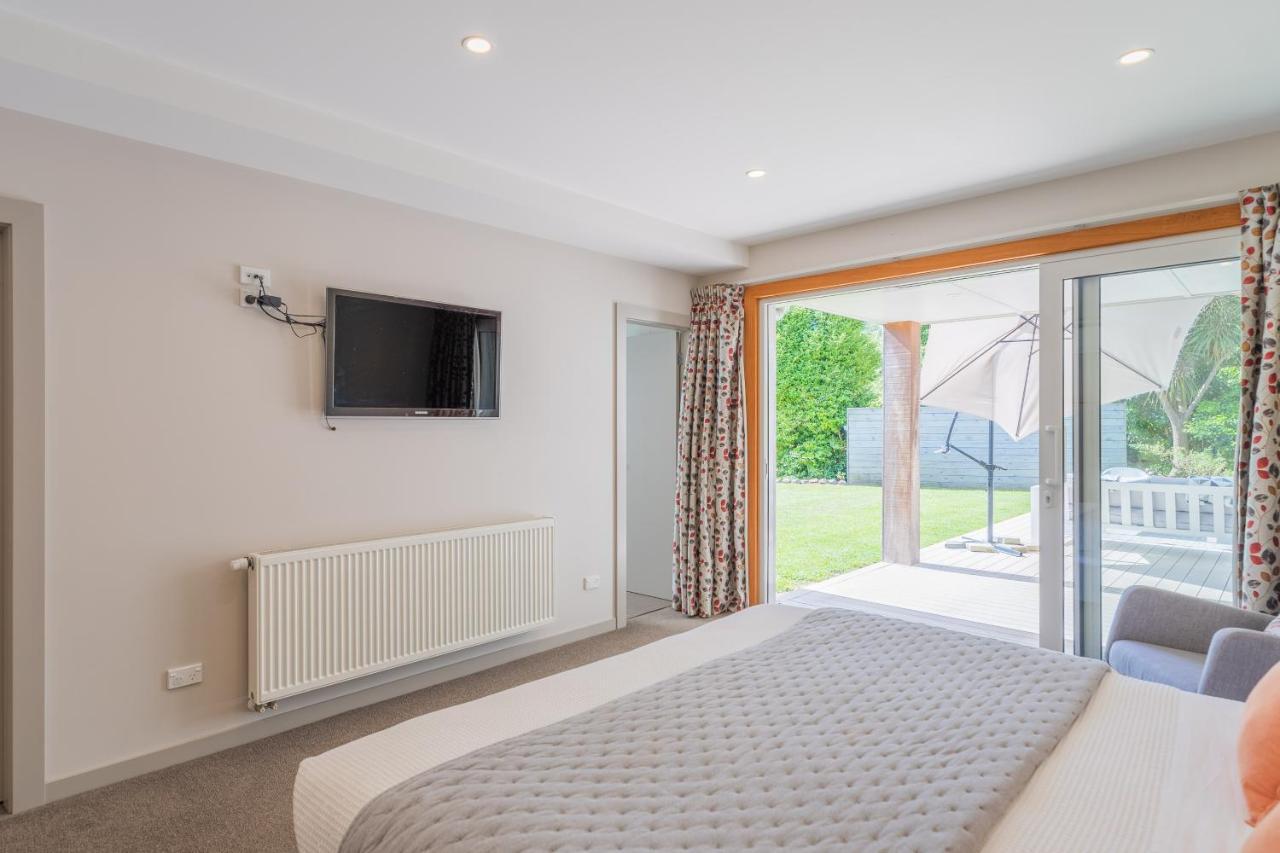 Anam Cara Gardens Luxury Villa Private Bedrooms And Ensuite Bathrooms Sleeps 9 Otaki 외부 사진