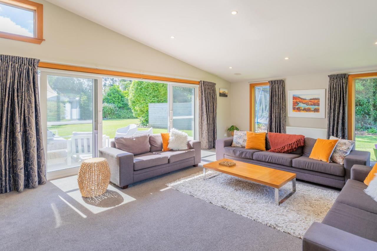 Anam Cara Gardens Luxury Villa Private Bedrooms And Ensuite Bathrooms Sleeps 9 Otaki 외부 사진