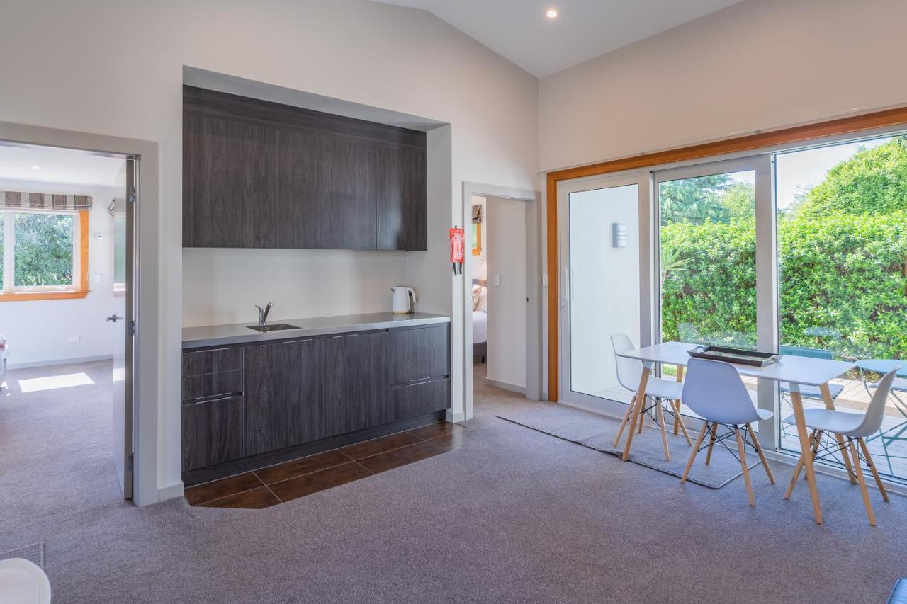 Anam Cara Gardens Luxury Villa Private Bedrooms And Ensuite Bathrooms Sleeps 9 Otaki 외부 사진