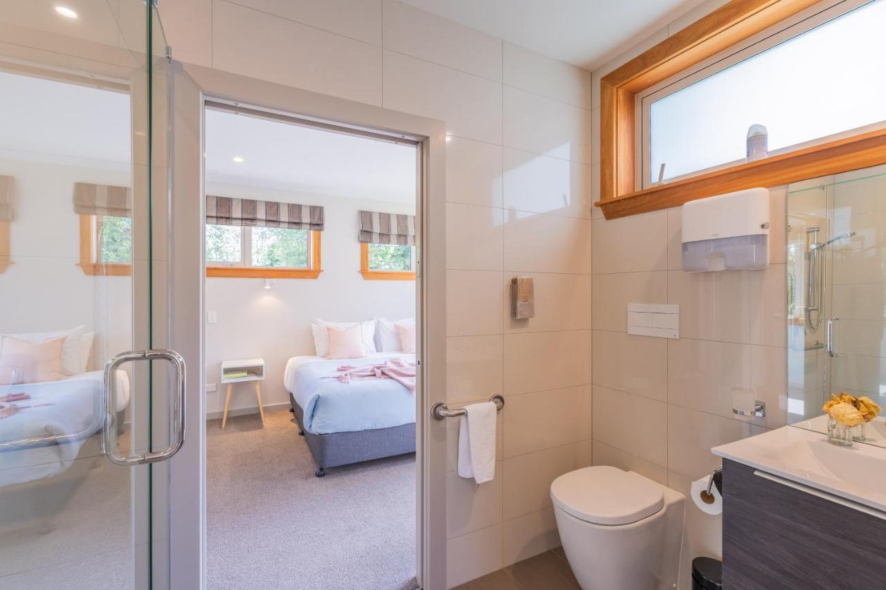 Anam Cara Gardens Luxury Villa Private Bedrooms And Ensuite Bathrooms Sleeps 9 Otaki 외부 사진