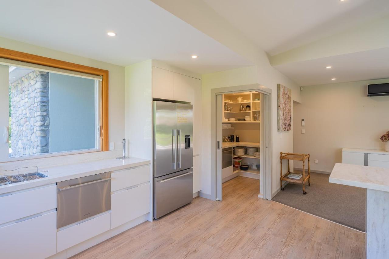 Anam Cara Gardens Luxury Villa Private Bedrooms And Ensuite Bathrooms Sleeps 9 Otaki 외부 사진
