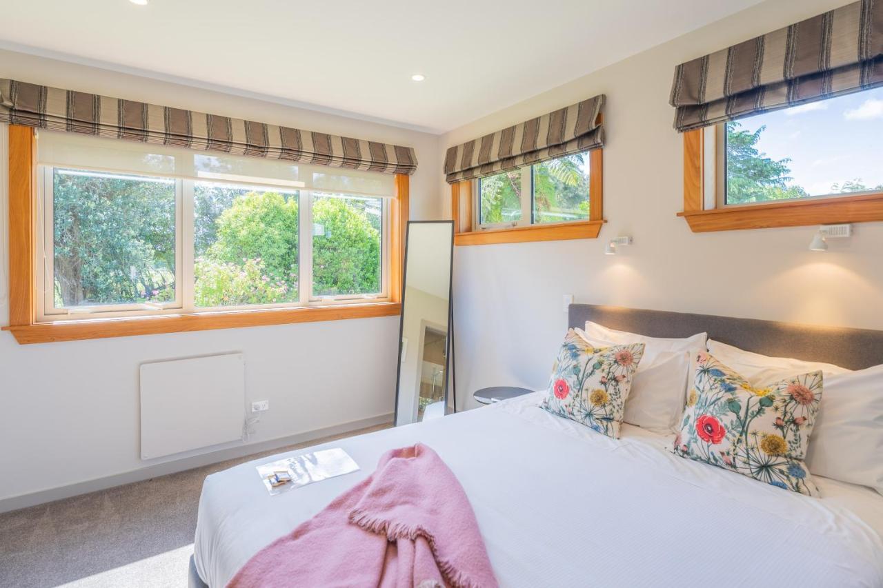 Anam Cara Gardens Luxury Villa Private Bedrooms And Ensuite Bathrooms Sleeps 9 Otaki 외부 사진