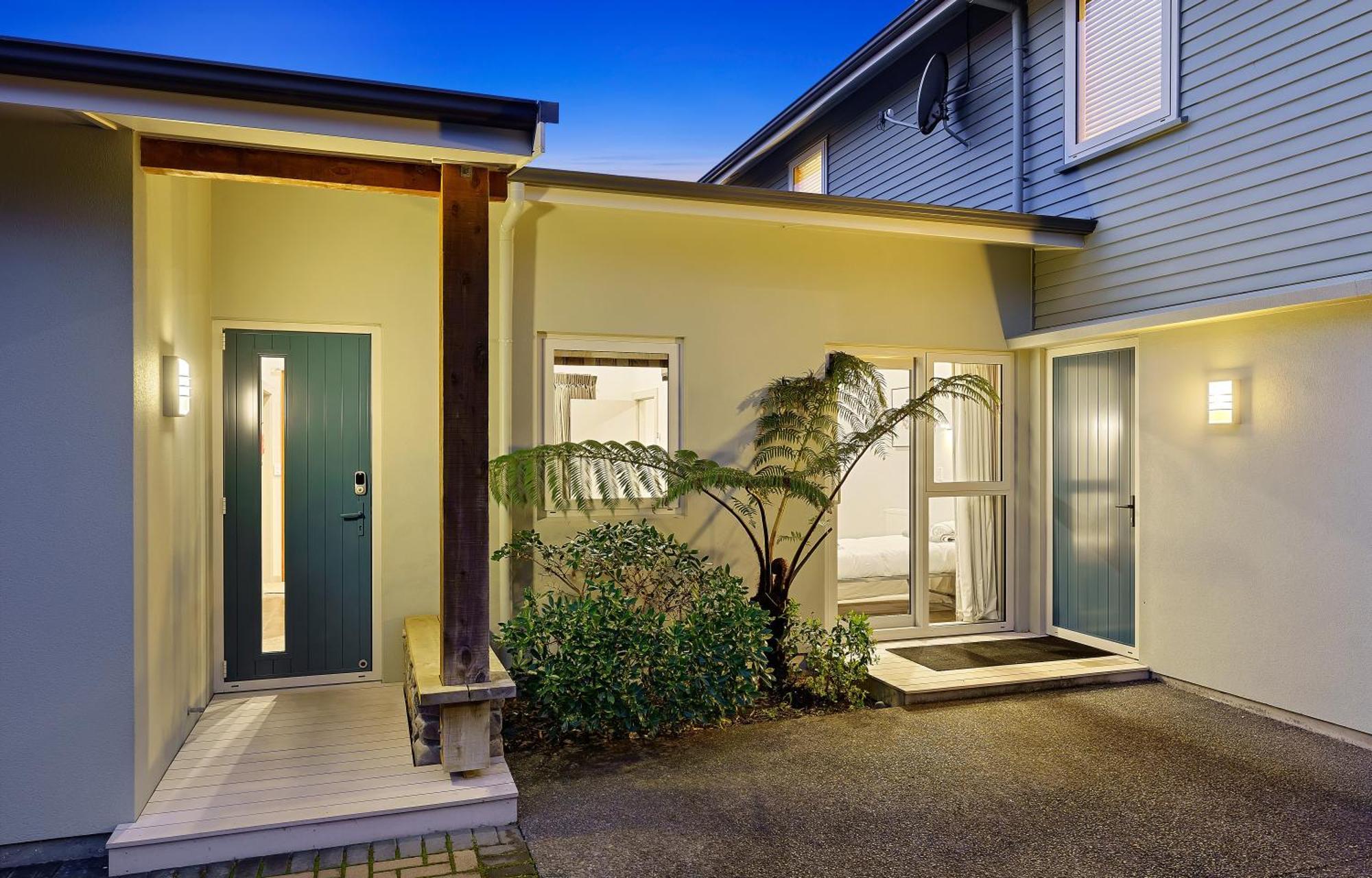 Anam Cara Gardens Luxury Villa Private Bedrooms And Ensuite Bathrooms Sleeps 9 Otaki 외부 사진